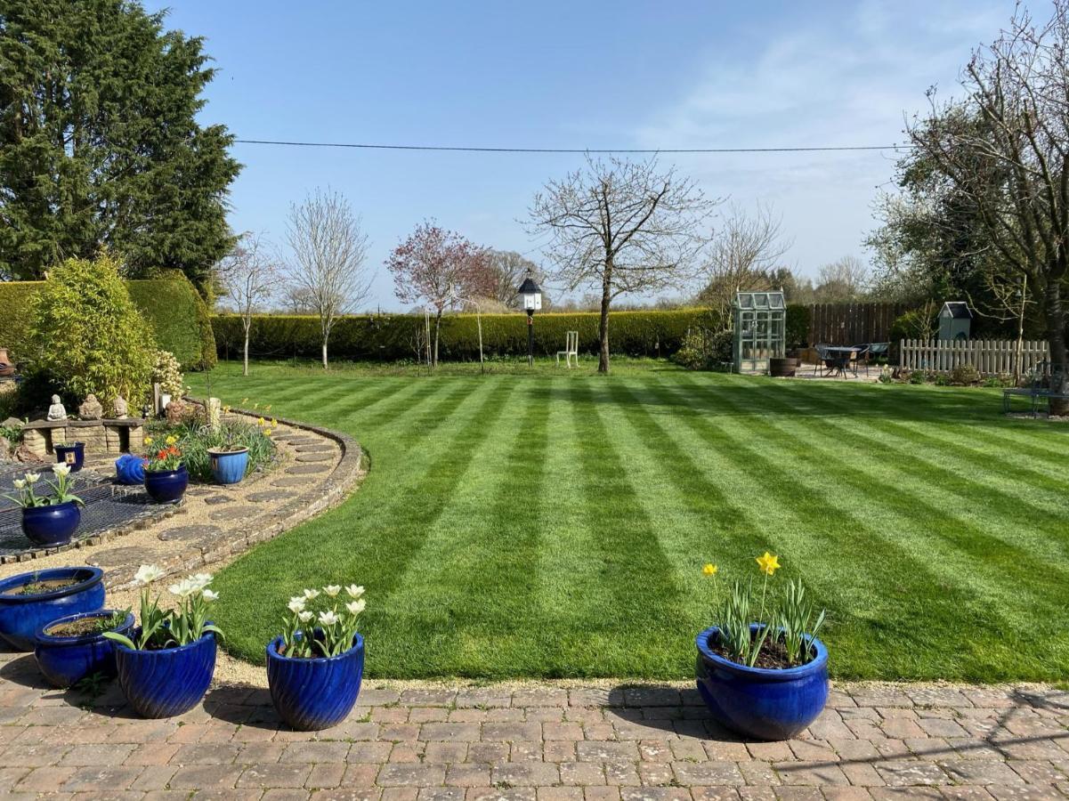 Orchard Side Bed And Breakfast Hanley Swan Exterior photo